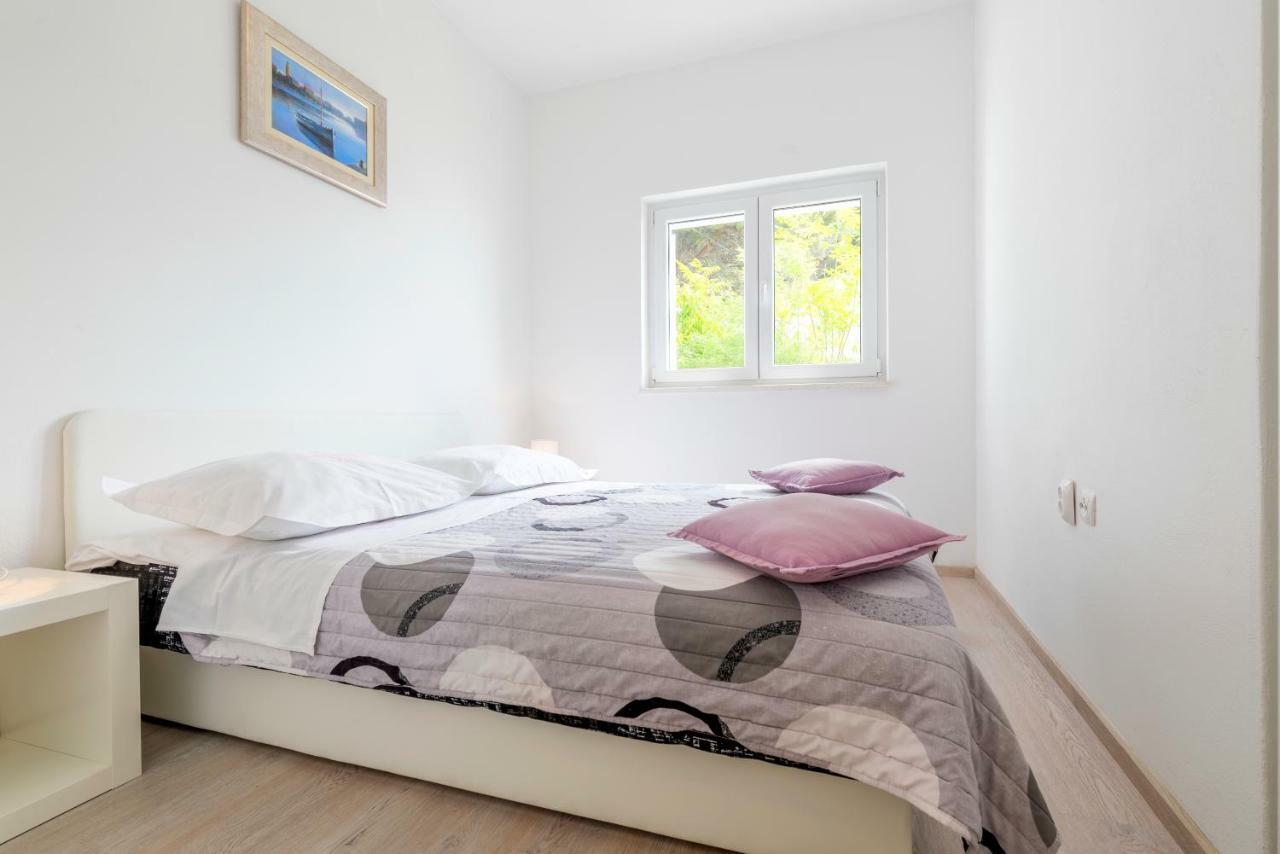 Apartments Miro Mimice Zewnętrze zdjęcie