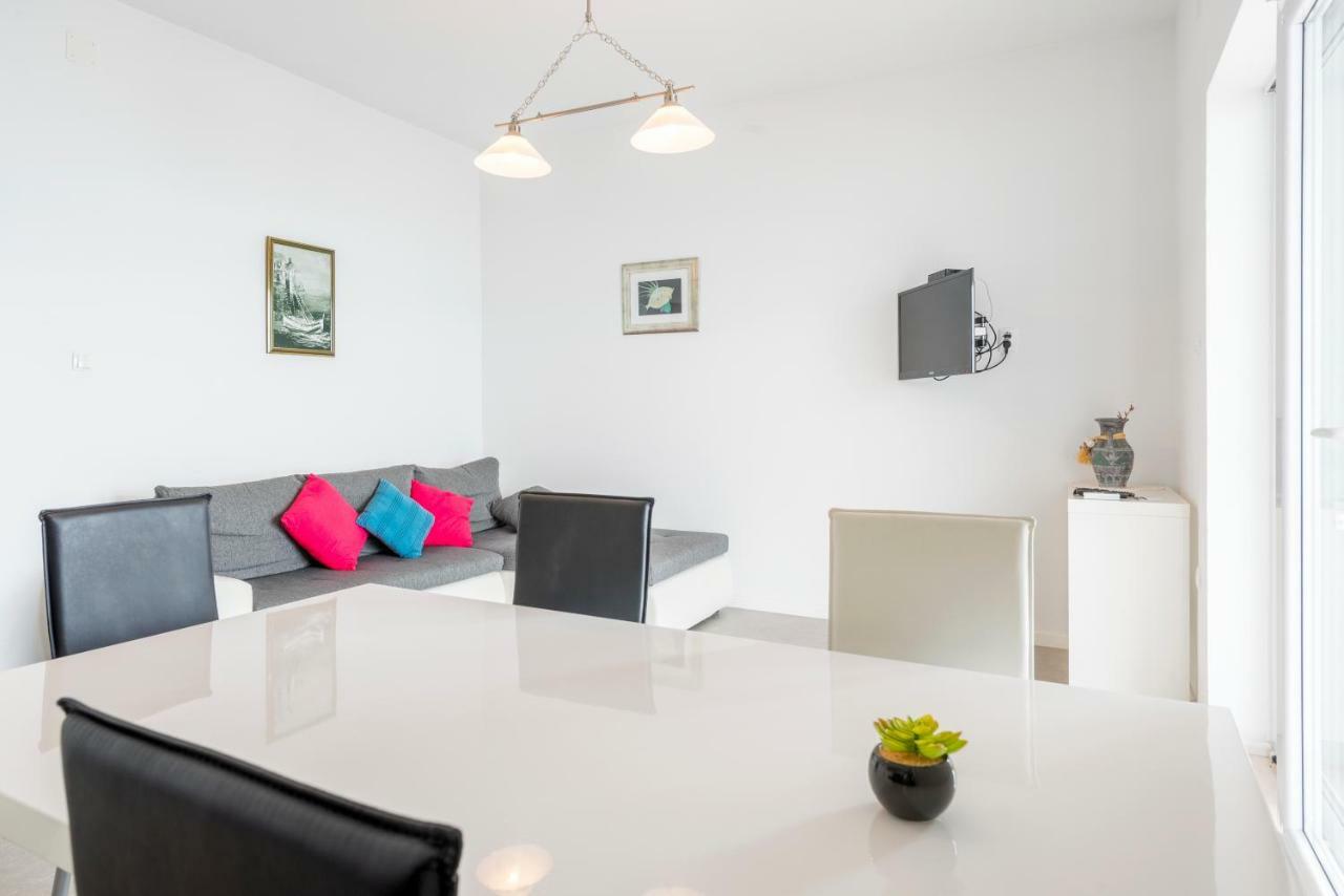 Apartments Miro Mimice Zewnętrze zdjęcie