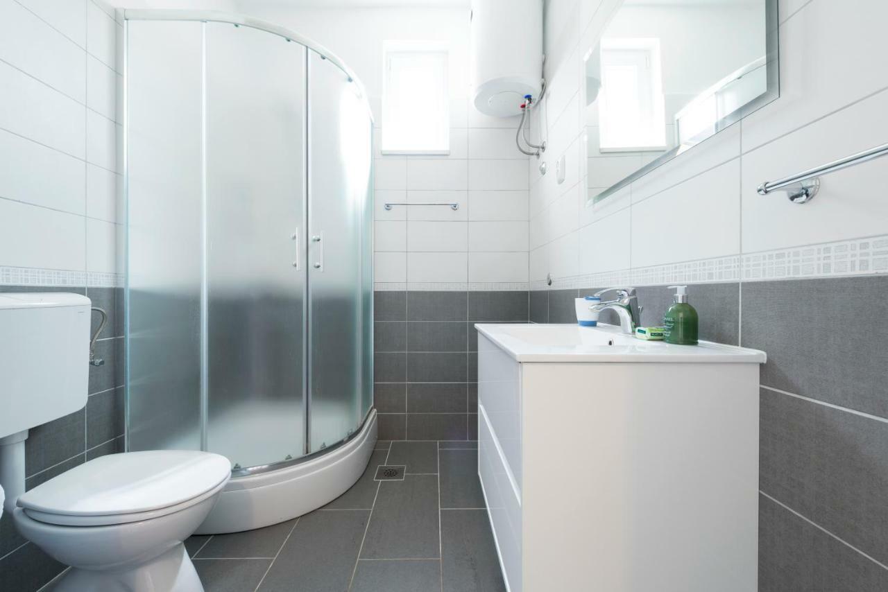 Apartments Miro Mimice Zewnętrze zdjęcie