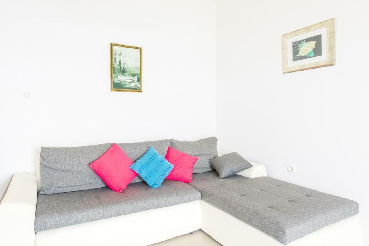 Apartments Miro Mimice Zewnętrze zdjęcie