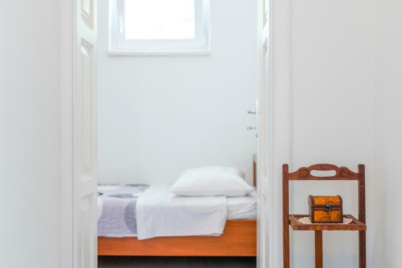 Apartments Miro Mimice Zewnętrze zdjęcie