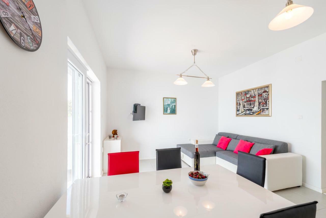Apartments Miro Mimice Zewnętrze zdjęcie